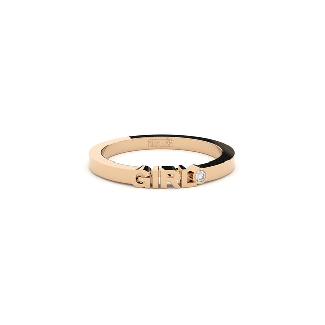 golden girl ring with lab grown diamond designed by Formes