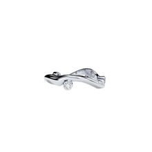 Bare Souls organic golden ring with diamonds by Formes white gold