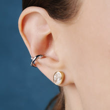 Thread Ear cuff by Formes