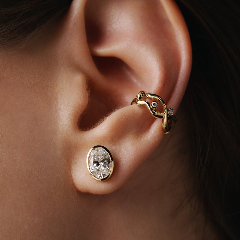 Two threads golden ear cuff by Formes