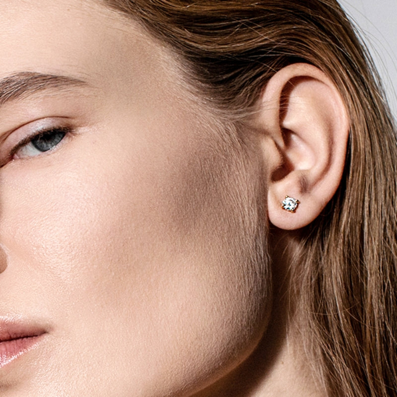 diamonds ear studs with IGI certificate by Formes