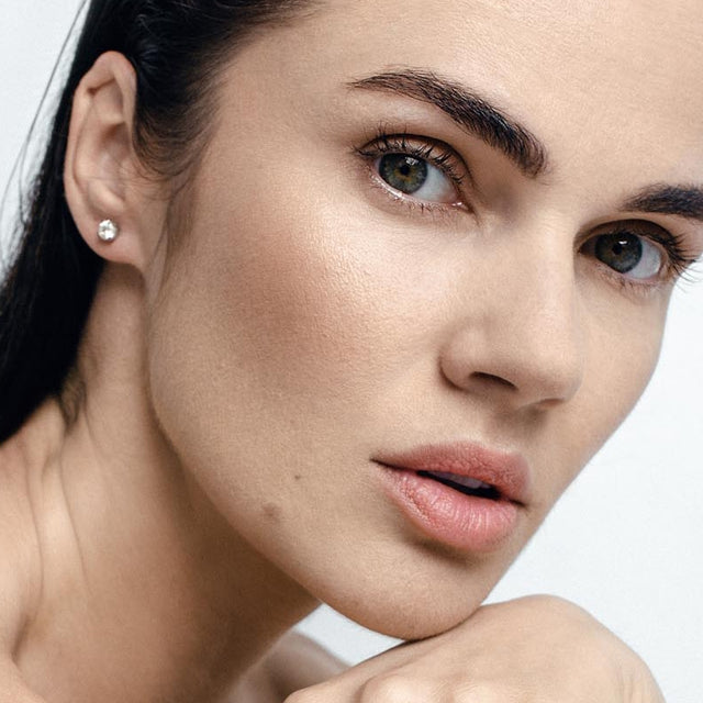 diamonds studs with an edge by Formes x Justina Jarute