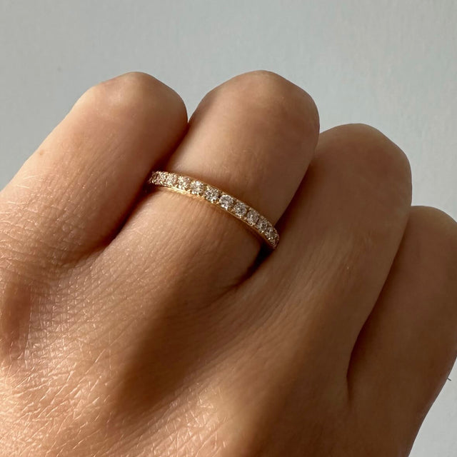 round eternity band with lab grown or natural diamonds by Formes