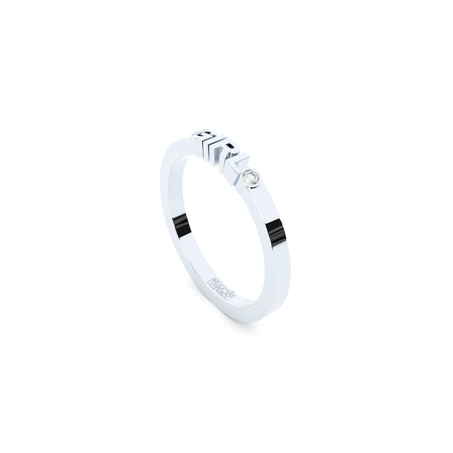golden girl ring with lab grown diamond designed by Formes
