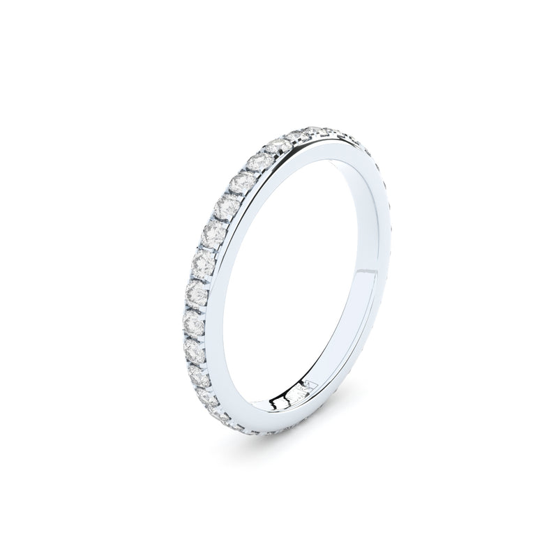 round eternity band with lab grown or natural diamonds by Formes