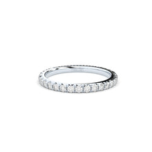 slim eternity band with diamonds by formes 1,7 mm