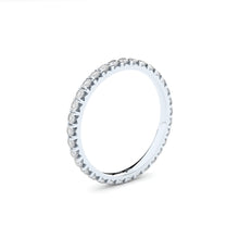 slim eternity band with diamonds by formes 1,7 mm